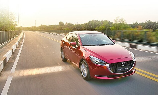 Khách mua Mazda2 mới dịp cuối năm nhận ưu đãi 100% trước bạ