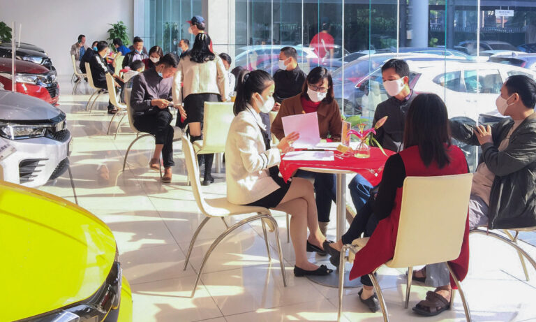 Người Việt đi mua ôtô tăng đột biến