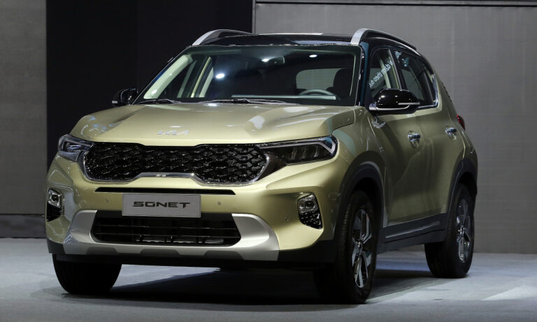 Xe Kia tăng giá hàng loạt 5 triệu đồng
