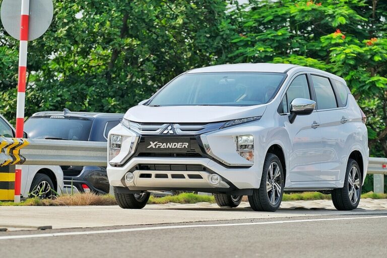MPV giá dưới 1 tỷ đồng - Xpander bỏ xa XL7