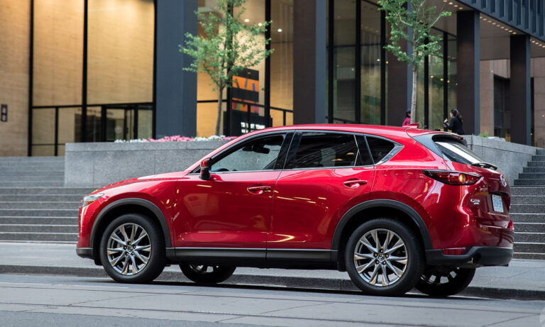 CX-5 lấy lại vị trí dẫn đầu phân khúc crossover cỡ C