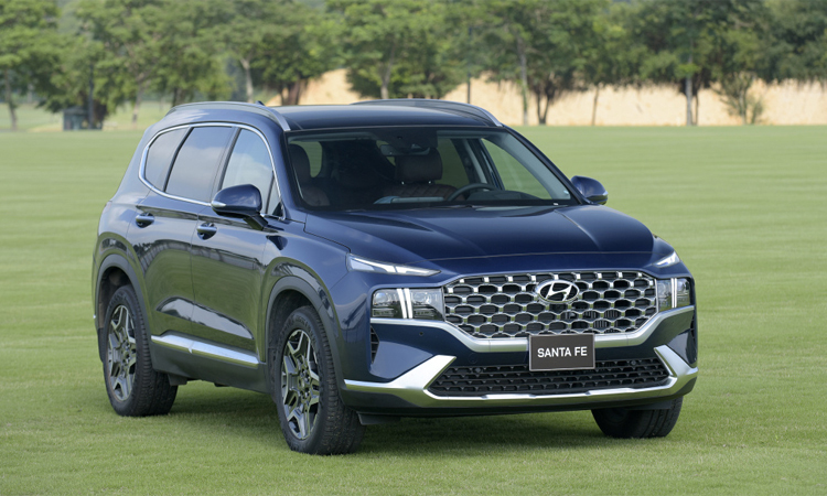 Hyundai Santa Fe vững ngôi vương phân khúc D, E