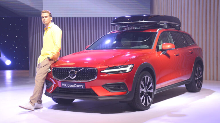 volvo-v60-cross-country-gia-255-ti-dong-tai-viet-nam-1