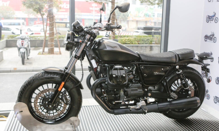 Moto Guzzi V9 Bobber - môtô cổ điển giá từ 415 triệu đồng