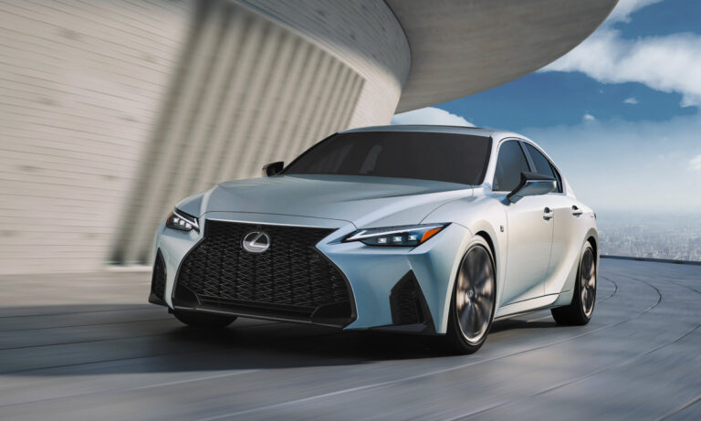 Xe Lexus tại Việt Nam có thêm phiên bản thể thao F Sport
