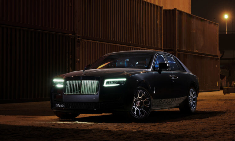 Ghost Black Badge giá 33,7 tỷ đồng - chất sang cho thiểu số