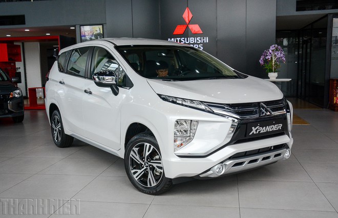 xe-gia-dinh-co-nho-mitsubishi-xpander-trai-nguoc-suzuki-xl7-1