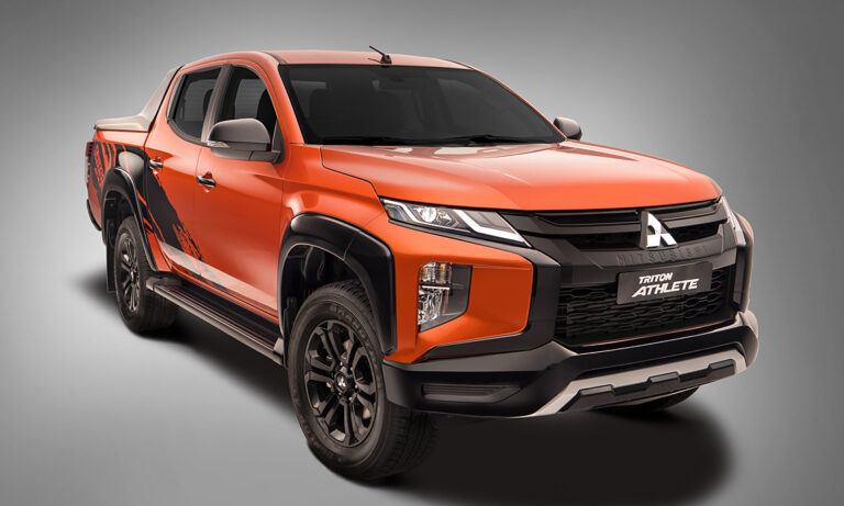 Mitsubishi Triton lần đầu 'cướp ngôi vương' của Ford Ranger