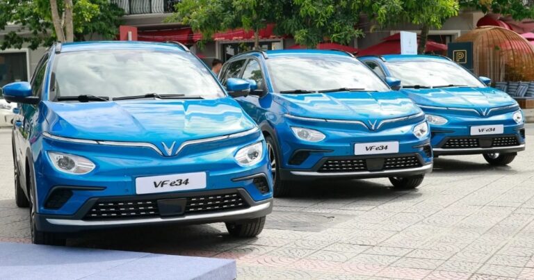 Gặp khó về nguồn cung, VinFast giao được 5 xe điện VF e34 trong tháng 8