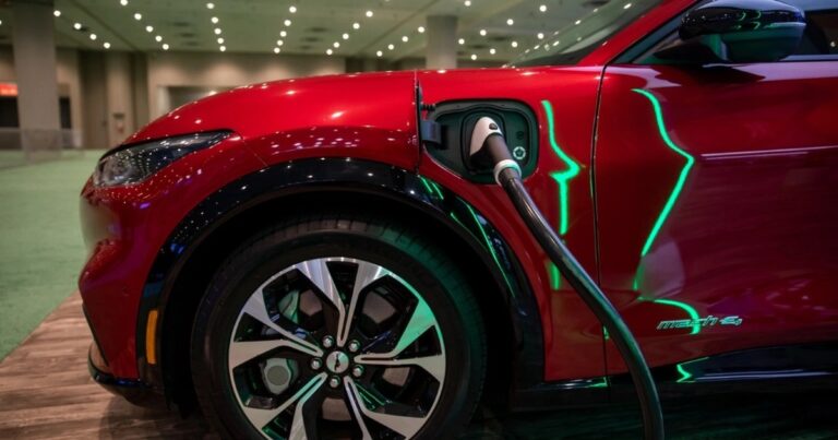 VinFast lọt Top ô tô điện và plug-in hybrid được quan tâm nhất tại NYIAS 2022