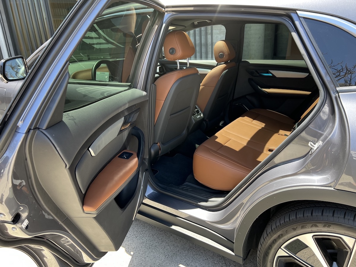 Báo Mỹ: Bạn chưa bao giờ thấy một chiếc SUV điện bền vững, sáng tạo như thế này từ Việt Nam
