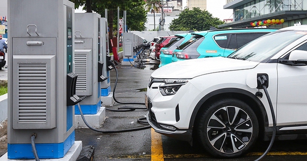 Cuộc đua mới trên thị trường xe điện