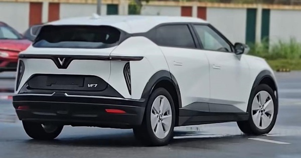VinFast VF 7S lộ ảnh bên trong nhà máy