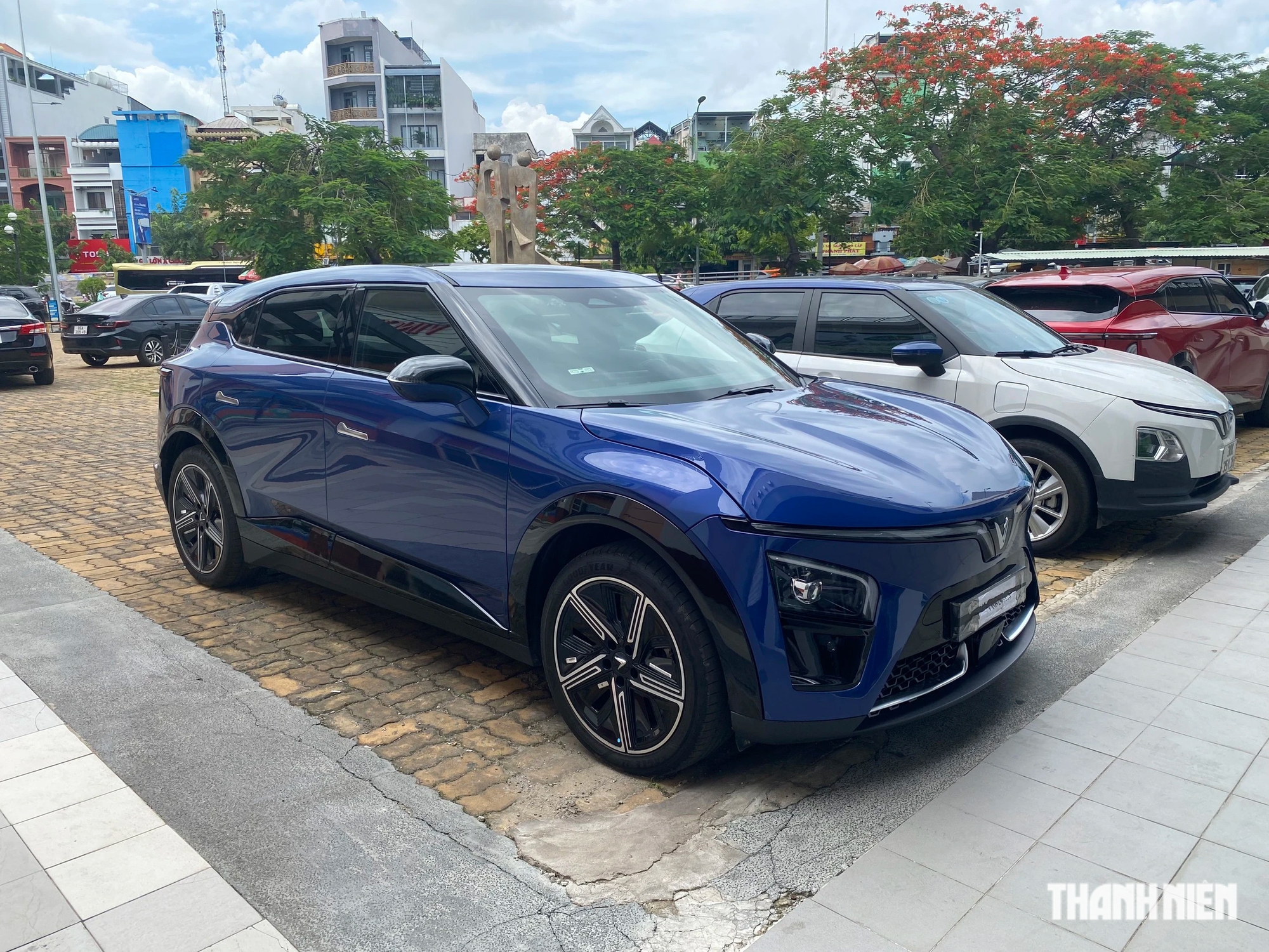 VinFast miễn phí sạc pin và gửi xe, sức ép lớn với xe điện Trung Quốc- Ảnh 2. VinFast miễn phí sạc pin và gửi xe, sức ép lớn với xe điện Trung Quốc- Ảnh 2.