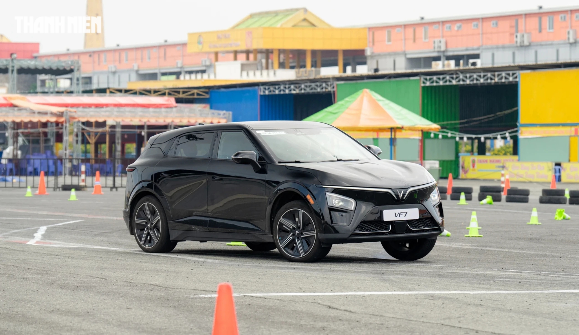 Thử sức dàn ô tô điện VinFast trên đường đua- Ảnh 3. Thử sức dàn ô tô điện VinFast trên đường đua- Ảnh 3.