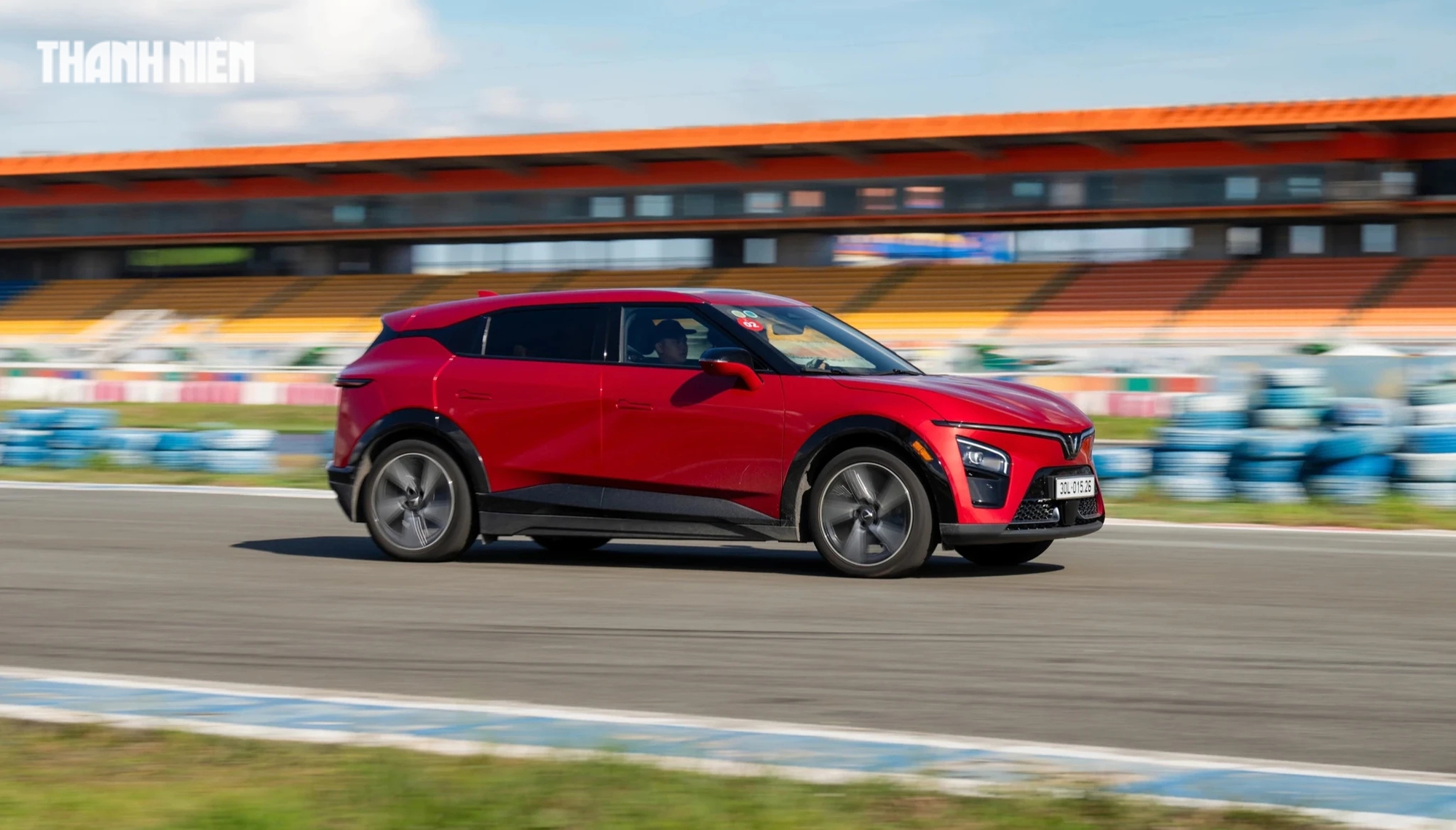 Thử sức dàn ô tô điện VinFast trên đường đua- Ảnh 6. Thử sức dàn ô tô điện VinFast trên đường đua- Ảnh 6.