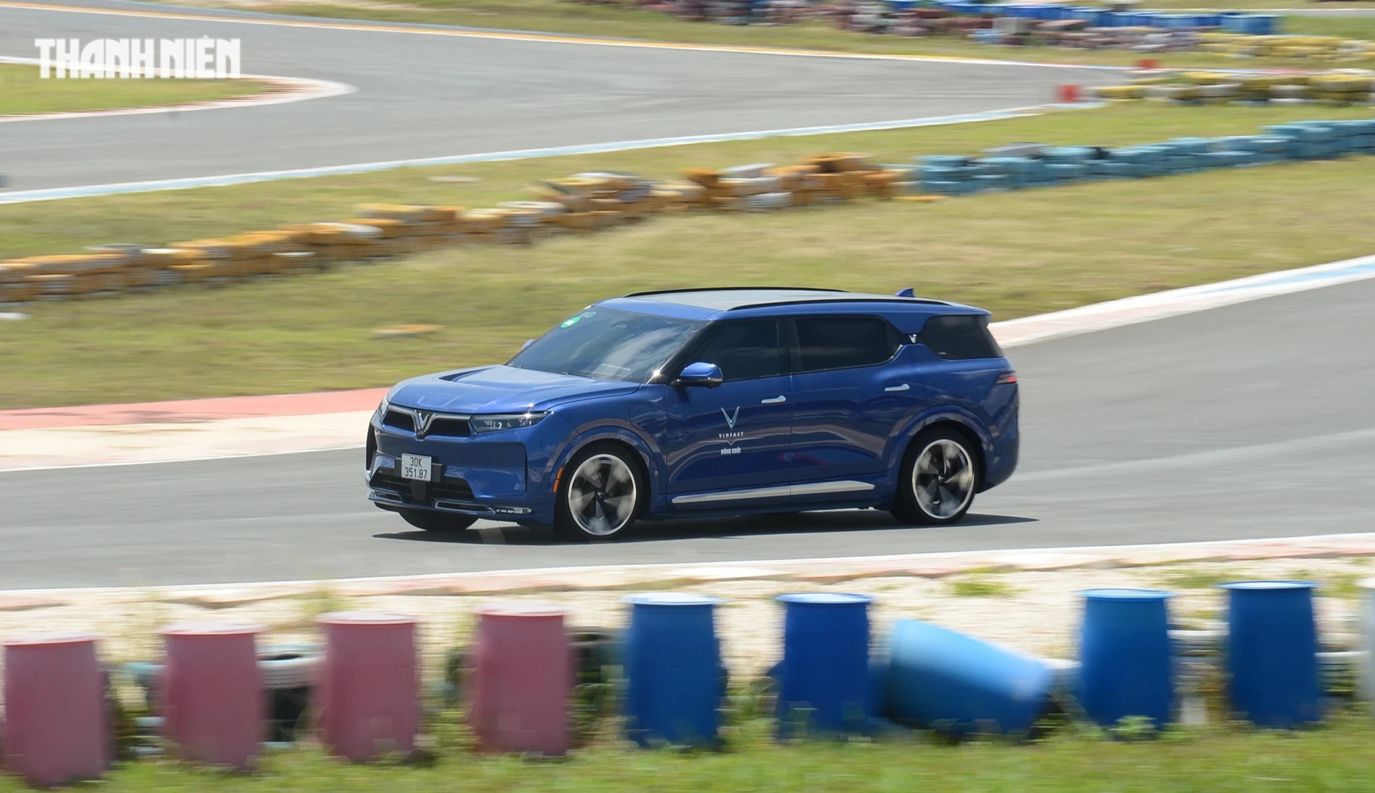 Thử sức dàn ô tô điện VinFast trên đường đua- Ảnh 5. Thử sức dàn ô tô điện VinFast trên đường đua- Ảnh 5.