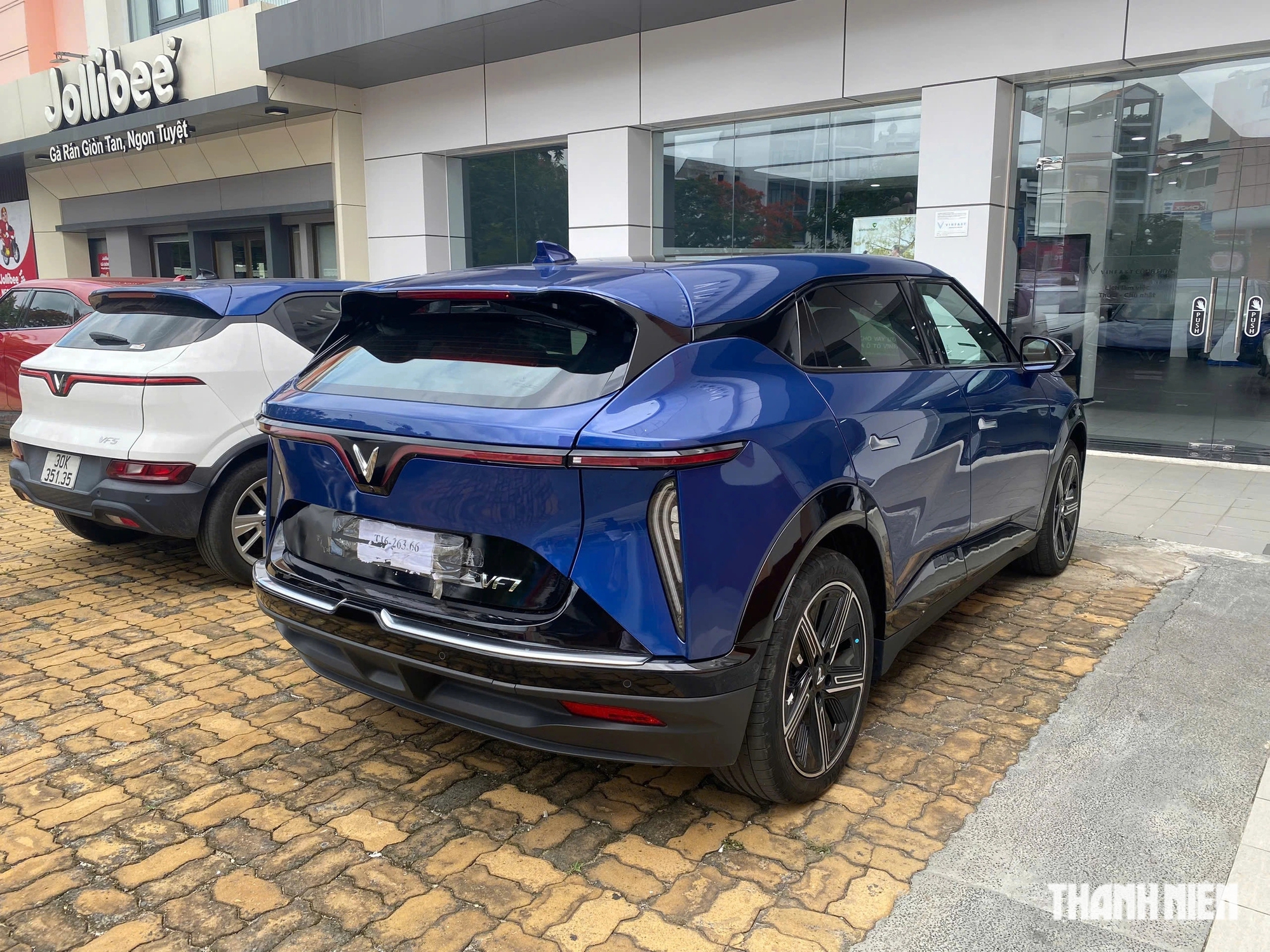 VinFast VF 7 ưu đãi còn 703 triệu đồng, lăn bánh rẻ hơn Kia Seltos- Ảnh 3. VinFast VF 7 ưu đãi còn 703 triệu đồng, lăn bánh rẻ hơn Kia Seltos- Ảnh 3.
