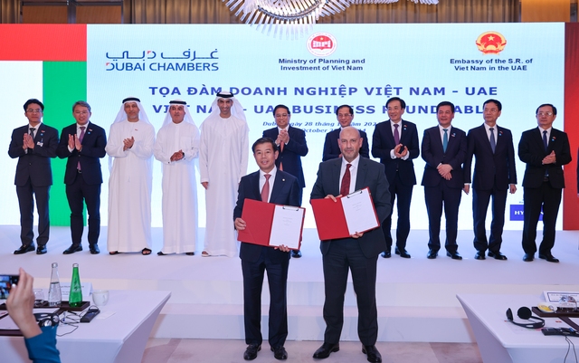 Nhóm các nhà đầu tư UAE cam kết đầu tư 1 tỉ USD vào VinFast- Ảnh 5. Nhóm các nhà đầu tư UAE cam kết đầu tư 1 tỉ USD vào VinFast- Ảnh 5.