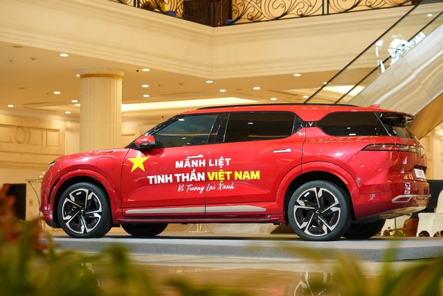 Bàn giao hơn 20.000 ô tô điện trong tháng 12.2024, VinFast khẳng định vị thế số 1 Việt Nam - Ảnh 3. Bàn giao hơn 20.000 ô tô điện trong tháng 12.2024, VinFast khẳng định vị thế số 1 Việt Nam - Ảnh 3.