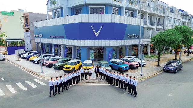 VinFast Hậu Giang đặt khách hàng làm trọng tâm- Ảnh 2. VinFast Hậu Giang đặt khách hàng làm trọng tâm- Ảnh 2.