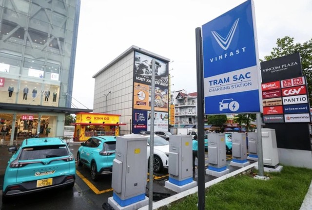 Vì sao tốc độ ‘phủ’ trạm sạc chậm hơn tốc độ tăng trưởng xe điện?- Ảnh 2.