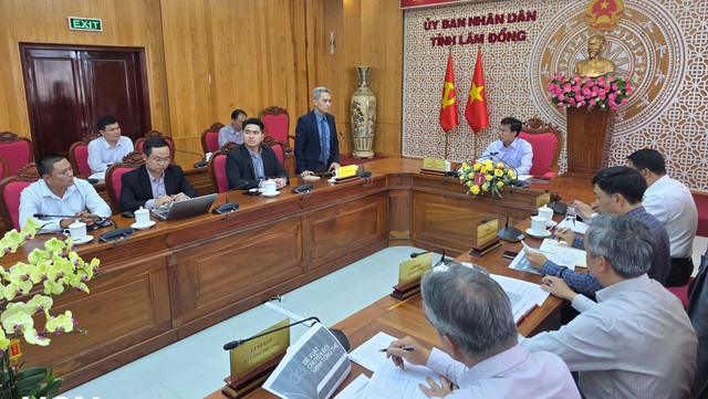 VinFast muốn Đà Lạt đi đầu chuyển đổi giao thông xanh- Ảnh 1. VinFast muốn Đà Lạt đi đầu chuyển đổi giao thông xanh- Ảnh 1.