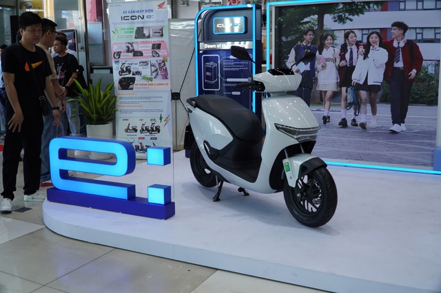Loạt xe máy điện tại Việt Nam có thể đổi pin trong vài phút- Ảnh 4. Loạt xe máy điện tại Việt Nam có thể đổi pin trong vài phút- Ảnh 4.