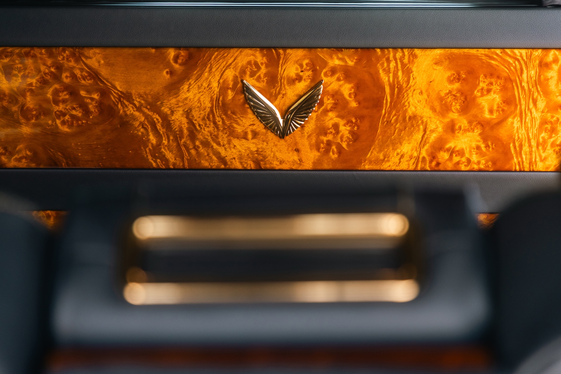 Cận cảnh xe VinFast Lạc Hồng chống đạn đưa đón nguyên thủ quốc tế tại đại lễ 2.9- Ảnh 5. Cận cảnh xe VinFast Lạc Hồng chống đạn đưa đón nguyên thủ quốc tế tại đại lễ 2.9- Ảnh 5.