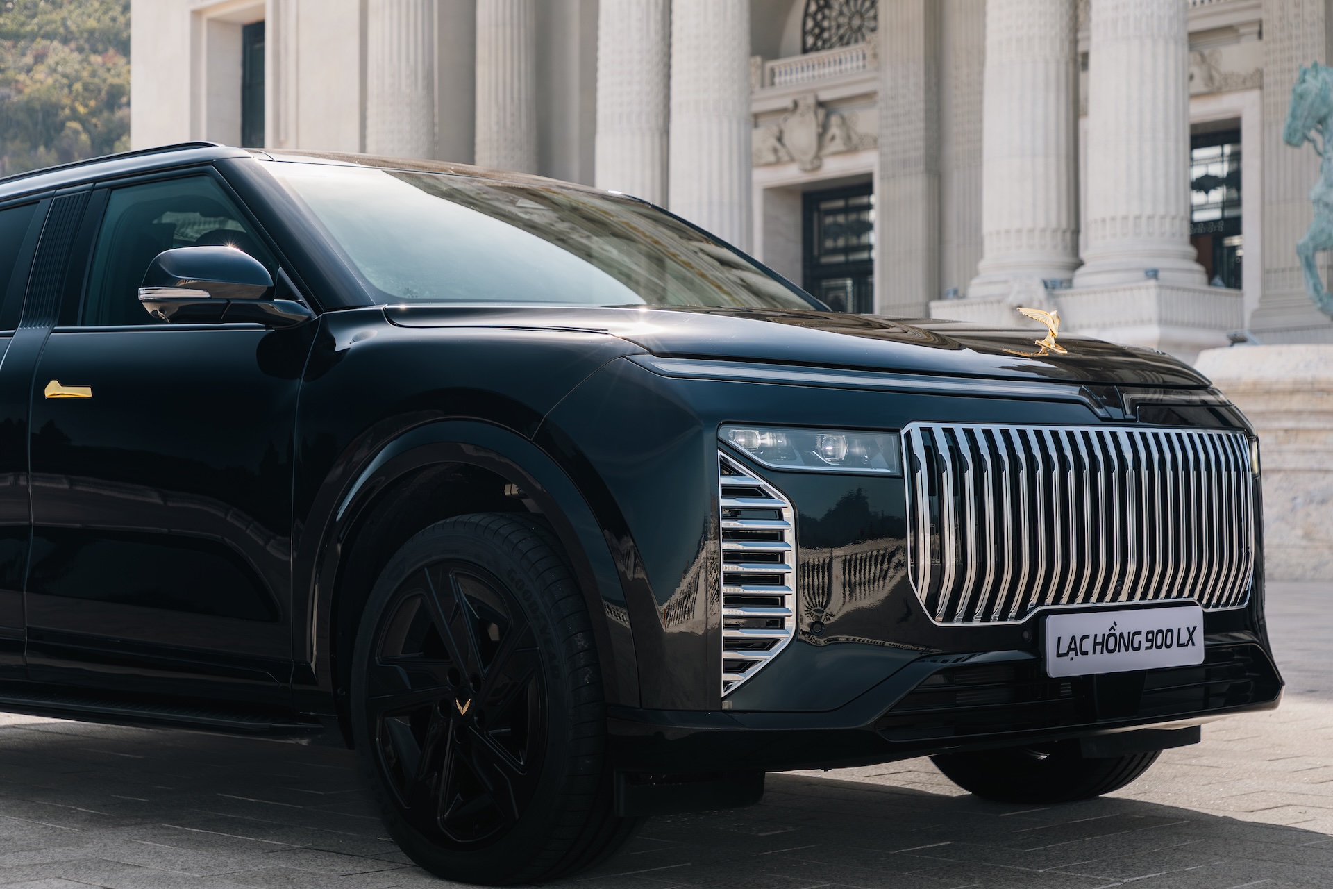 Cận cảnh xe VinFast Lạc Hồng chống đạn đưa đón nguyên thủ quốc tế tại đại lễ 2.9- Ảnh 2. Cận cảnh xe VinFast Lạc Hồng chống đạn đưa đón nguyên thủ quốc tế tại đại lễ 2.9- Ảnh 2.