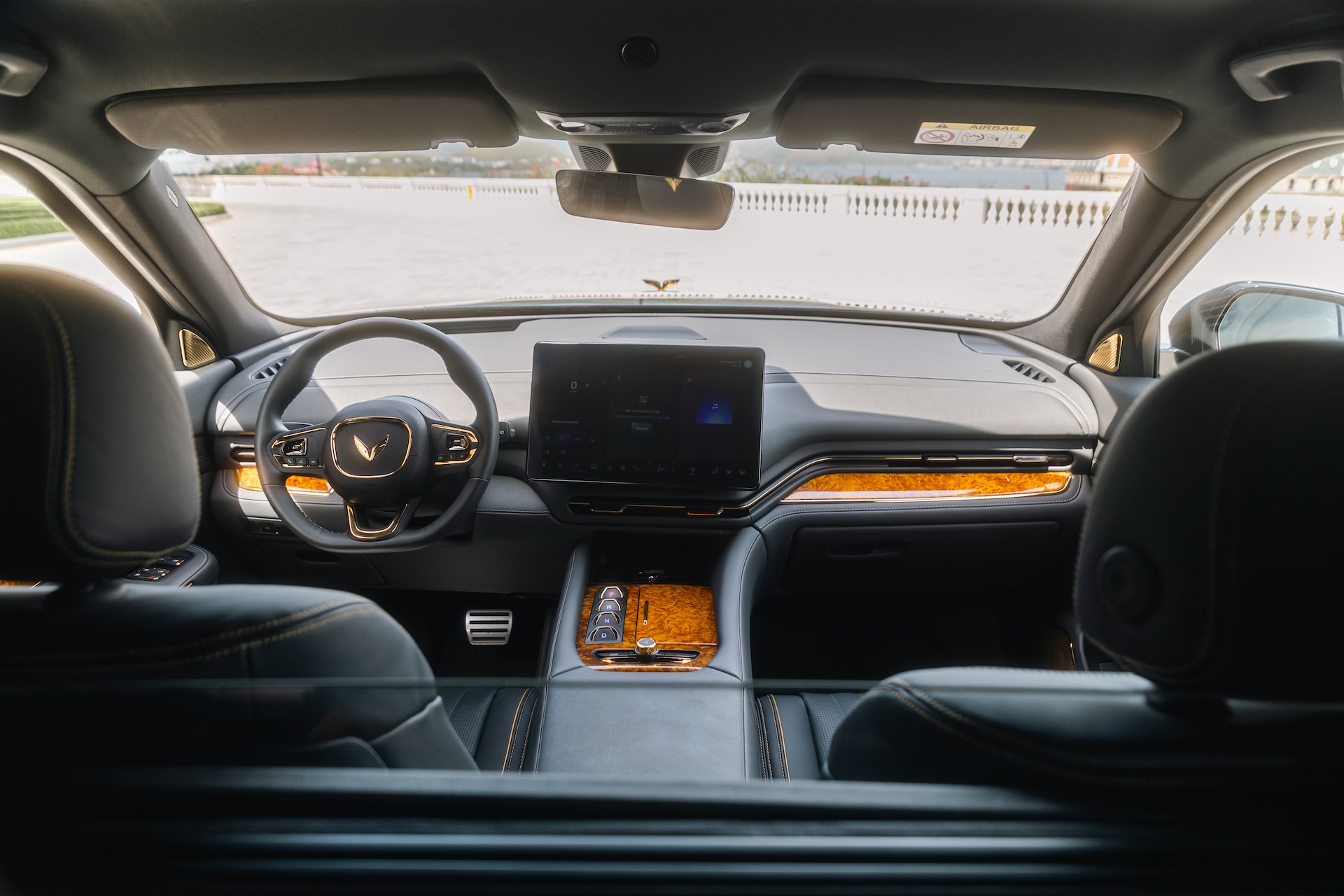 Cận cảnh xe VinFast Lạc Hồng chống đạn đưa đón nguyên thủ quốc tế tại đại lễ 2.9- Ảnh 6. Cận cảnh xe VinFast Lạc Hồng chống đạn đưa đón nguyên thủ quốc tế tại đại lễ 2.9- Ảnh 6.