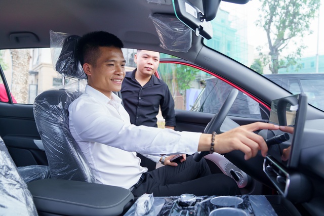 VinFast bàn giao lô xe Limo Green chuyên vận tải đầu tiên cho khách hàng- Ảnh 3. VinFast bàn giao lô xe Limo Green chuyên vận tải đầu tiên cho khách hàng- Ảnh 3.