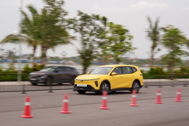 VinFast lập kỷ lục, giao hơn 100.000 xe chỉ sau 3 quý- Ảnh 2. VinFast lập kỷ lục, giao hơn 100.000 xe chỉ sau 3 quý- Ảnh 2.