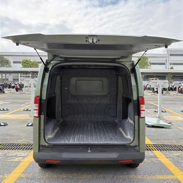 Lộ ảnh nội thất thực tế xe tải điện VinFast EC Van - Ảnh 3. Lộ ảnh nội thất thực tế xe tải điện VinFast EC Van - Ảnh 3.